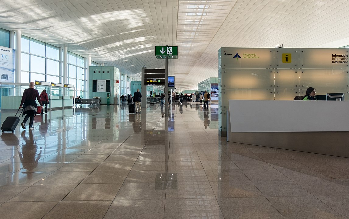 Los aeropuertos españoles caminan hacia cifras prepandemia: recuperan el 82% de los pasajeros de 2019